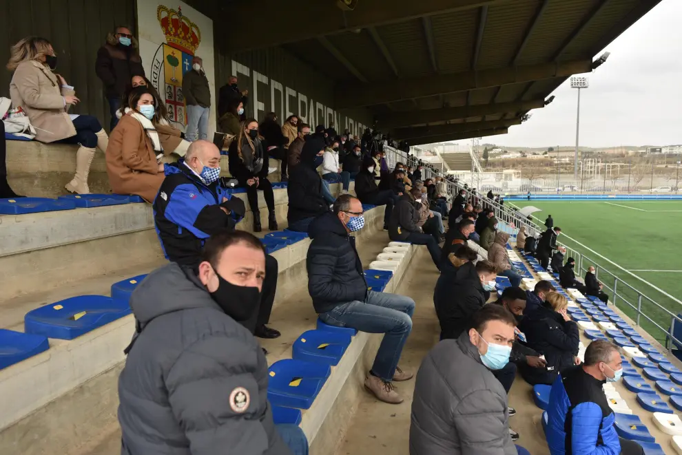 Público en el partido de fútbol entre el Ebro y Haro.