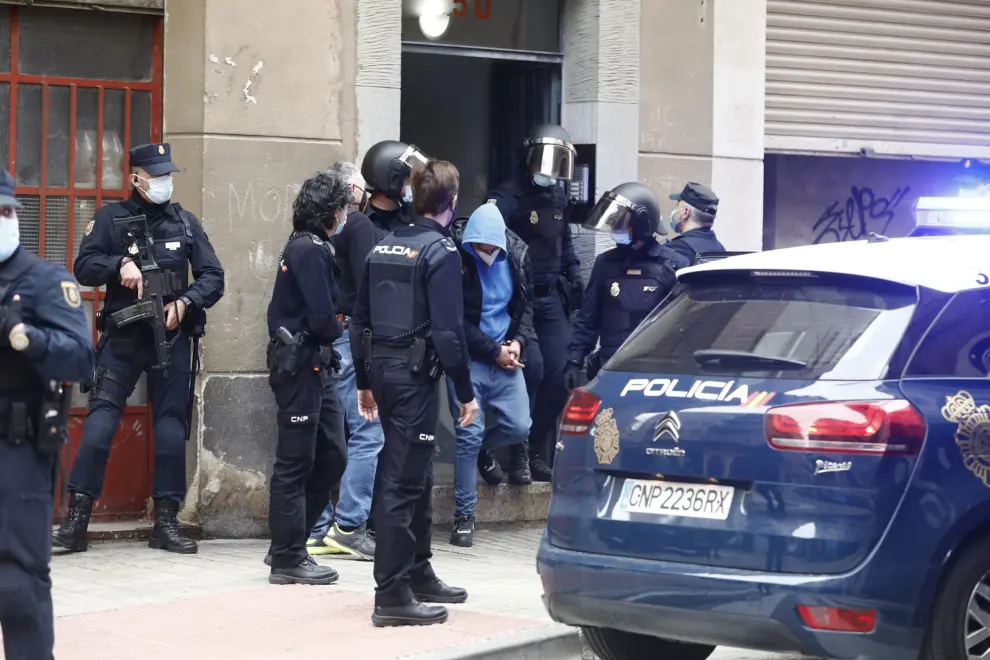 La Policía Nacional ha desplegado un operativo en el barrio de San José de Zaragoza contra las bandas latinas.
