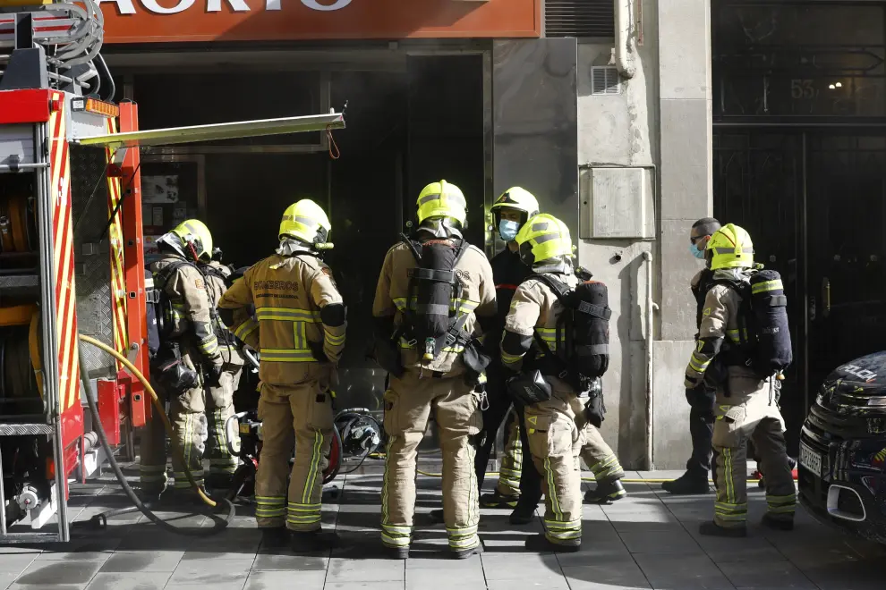 Incendio en la tienda Ortopedia Zaraorto en Fernando el Católico de Zaragoza