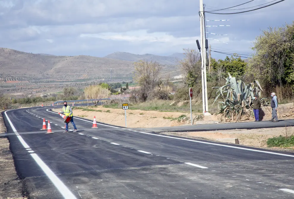 Se han invertido más de 478.000 euros para acondicionar cerca de un kilómetro de nueva vía para evitar daños en los arcos de acceso a la localidad de Chodes.