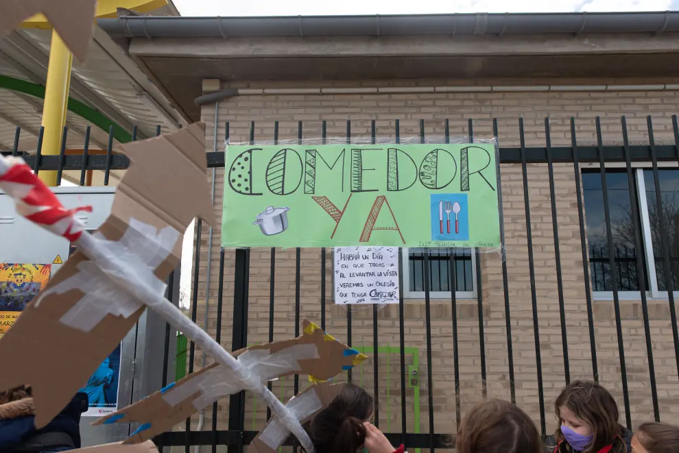 Padres y profesores protestan en Peñaflor