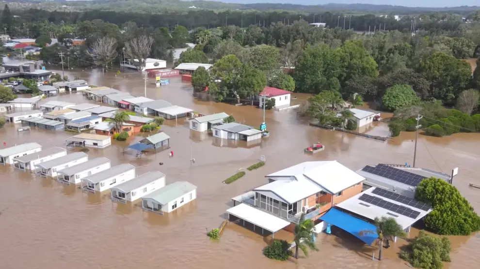A still image taken from video shows a flooded area following heavy rains in Port Macquarie, New South Wales, Australia March 20, 2021. Alex McNaught, roving-rye.com photography/via REUTERS   THIS IMAGE HAS BEEN SUPPLIED BY A THIRD PARTY. MANDATORY CREDIT. NO RESALES. NO ARCHIVES.[[[REUTERS VOCENTO]]] AUSTRALIA-WEATHER/
