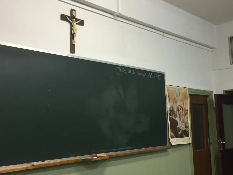 Un aula del Miguel Servet convertida en un colegio de monjas de los 90.