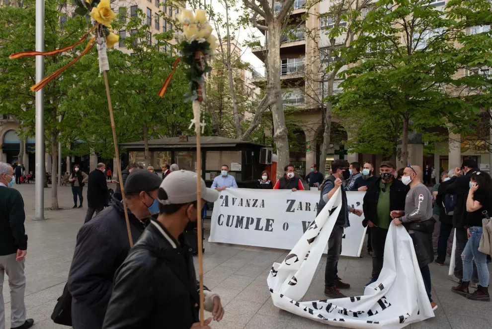 Manifestación de los trabajadores del bus y el tranvía en Zaragoza.