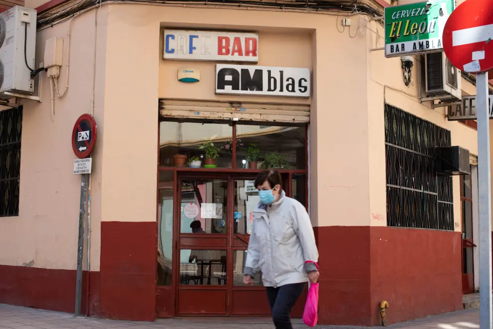 Fachada del bar Amblas, en la calle Caspe.