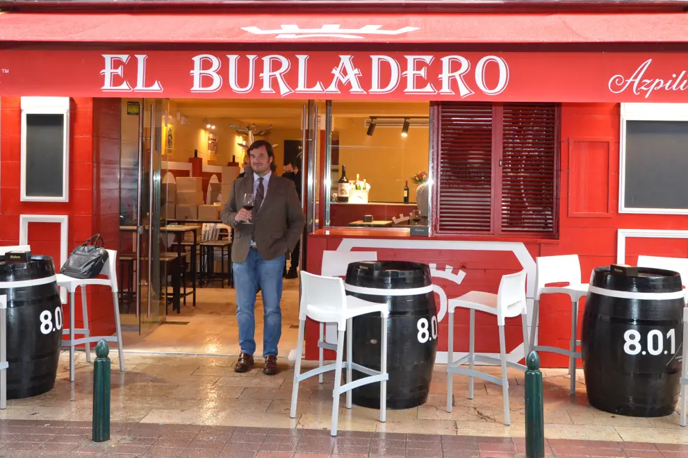 El Burladero, apertura taurina en El Tubo: Emilio Peña Peña en el local