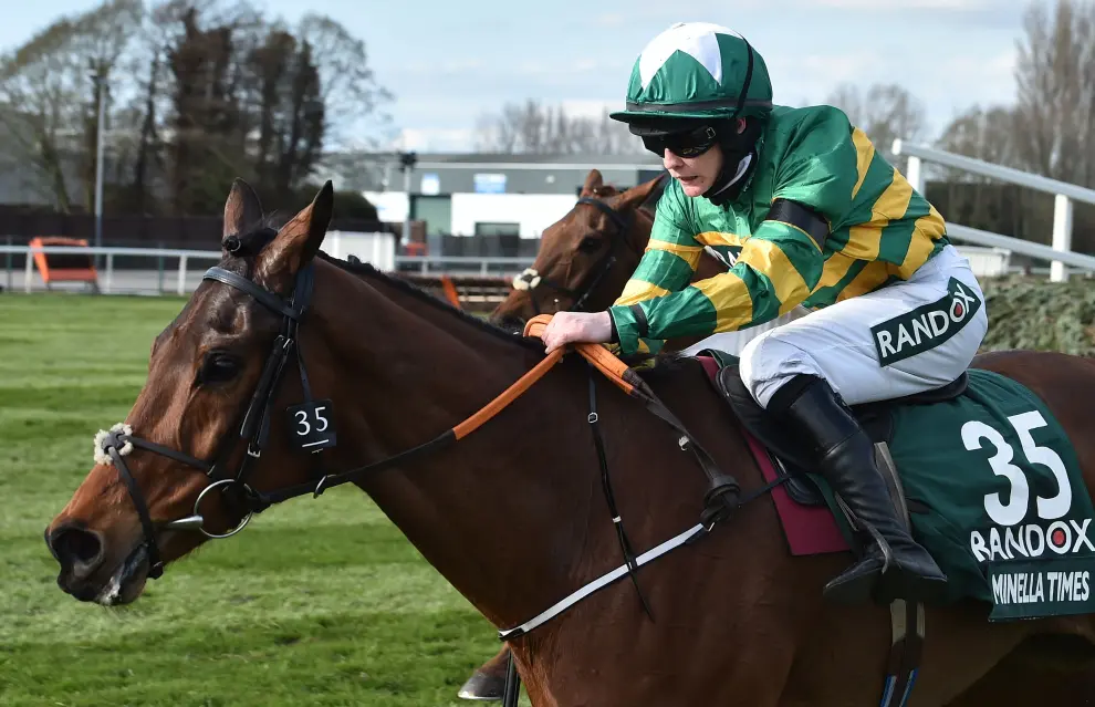 Aintree (United Kingdom), 10/04/2021.- Jockey Rachael Blackmore on Minella Times on their way winning the Grand National, the main race at the Grand National Festival at the racecourse in Aintree, Britain, 10 April 2021. (Reino Unido) EFE/EPA/Peter Powell / POOL Grand National Festival 2021