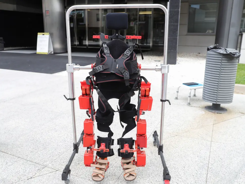 Víctor Millo, un paciente pediátrico de 6 años que ha realizado una demostración del exoesqueleto