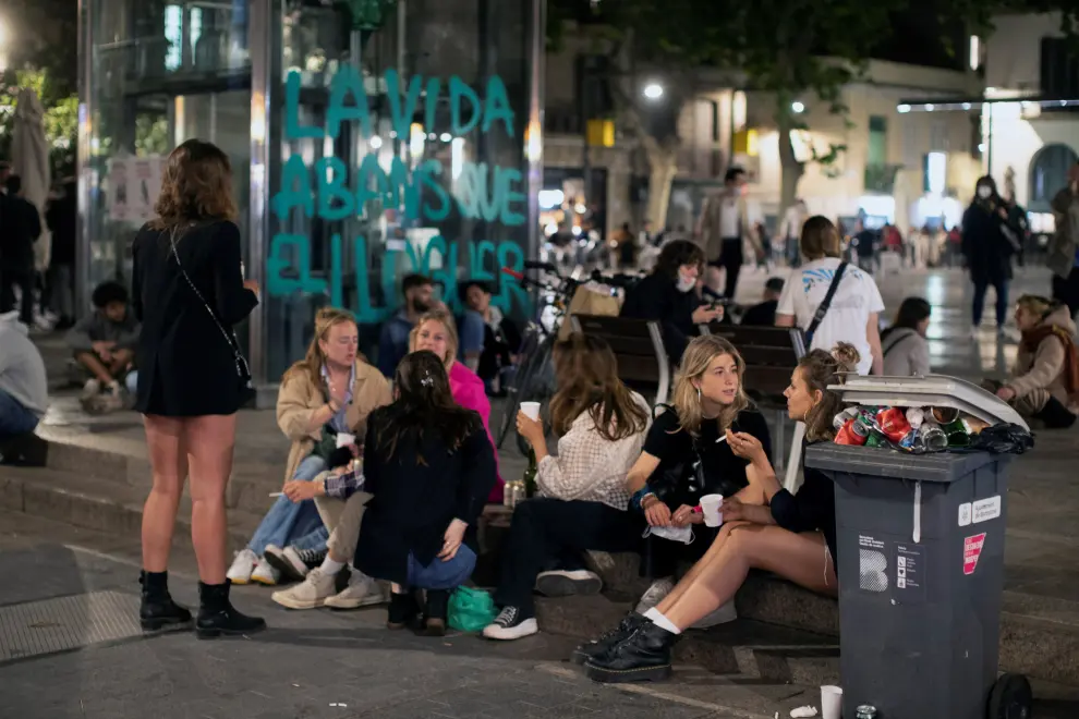 Más de 7.000 personas han sido desalojadas este viernes por la noche en Barcelona.