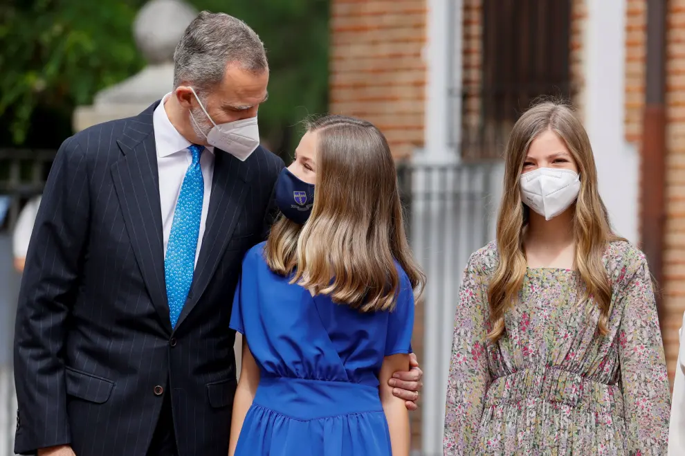 Princesa de Asturias recibe la confirmación acompañada de sus padres y hermana