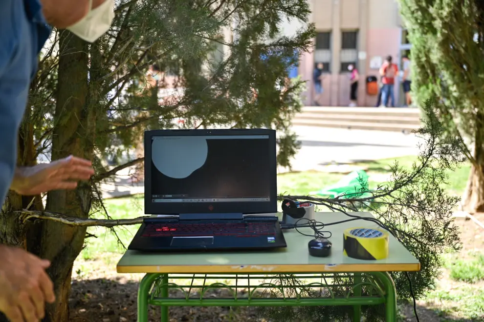 El eclipse solar, desde el campus de San Francisco de Zaragoza