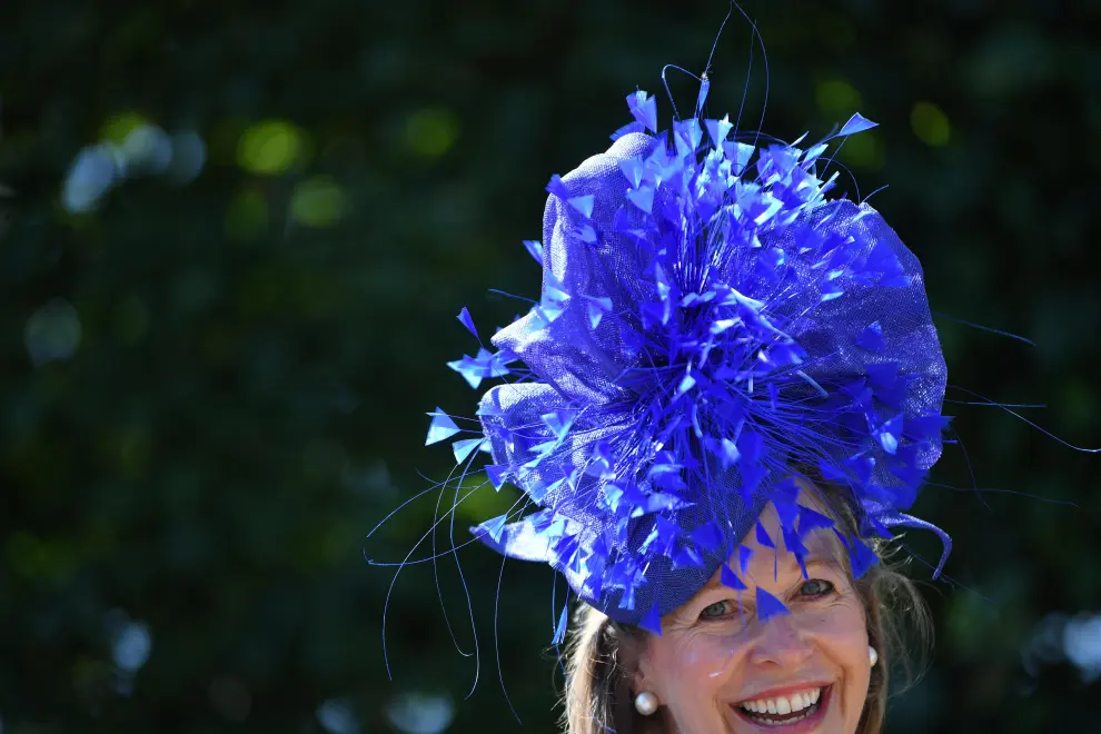 Ascot (United Kingdom), 16/06/2021.- A woman wears a decorative hat as she attends day two of Royal Ascot, in Ascot, Britain, 16 June 2021. Royal Ascot is Britain's most valuable horse race meeting and social event, running daily from 15 to 19 June 2021. (Reino Unido) EFE/EPA/NEIL HALL Royal Ascot