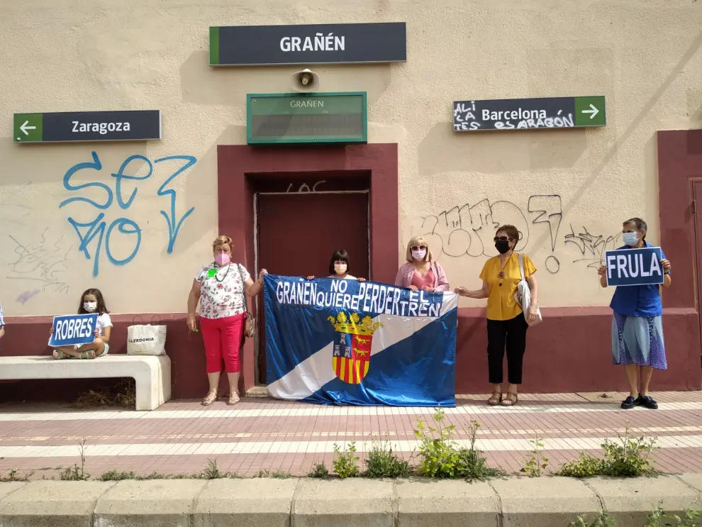 Protesta en la estación de Grañén.