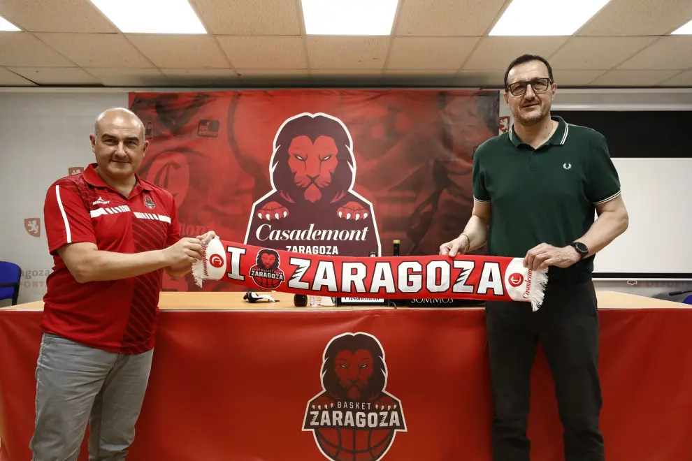 Presentación de Ponsarnau con el Casademont Zaragoza.