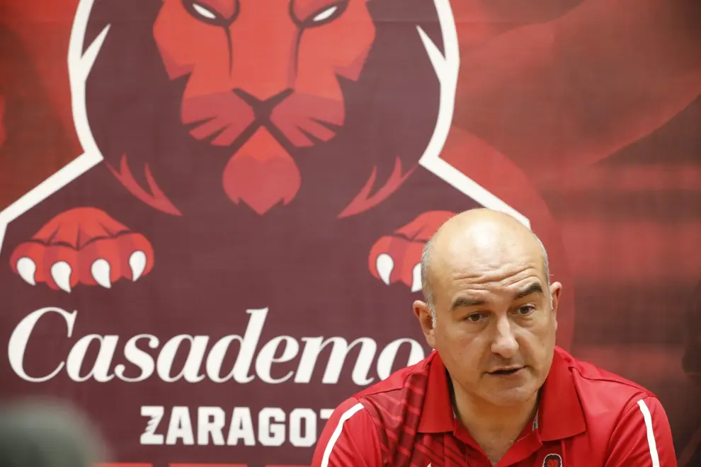 Presentación de Ponsarnau con el Casademont Zaragoza.