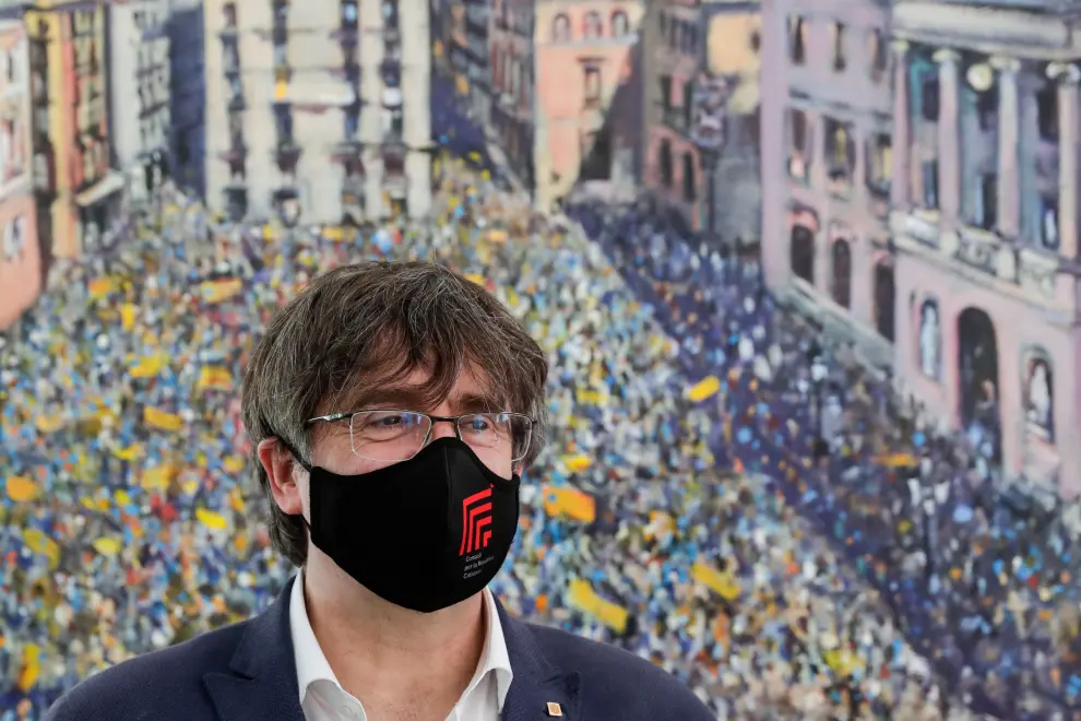 Free Catalan separatist leaders in Waterloo