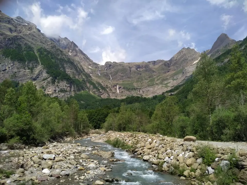 Cascadas y Llanos de La Larri en el valle de Pineta (Huesca) “Una excursión que te lleva un poquito más cerca del paraíso ¡Precioso!”