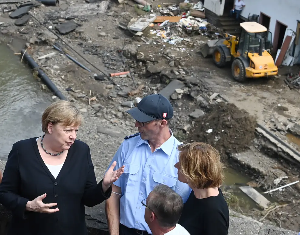 La canciller alemana Angela Merkel ha regresado de su viaje por Estados Unidos y ha visitado algunas de las zonas más devastadas por las riadas de Alemania.