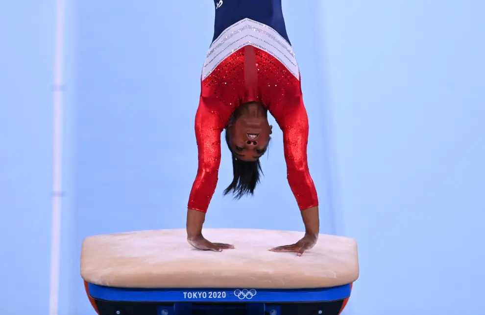 Tokyo 2020 Olympics - Gymnastics - Artistic - Womens Team - Final - Ariake Gymnastics Centre, Tokyo, Japan - July 27, 2021. Simone Biles of the United States in action on the vault REUTERS/Mike Blake[[[REUTERS VOCENTO]]] OLYMPICS-2020-GAR/W-TEAM-FNL