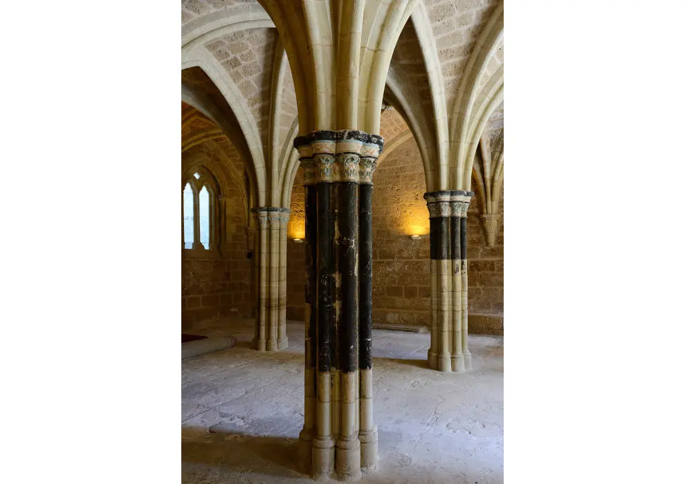 La sala capitular cuenta con numerosas columnas de gran belleza.