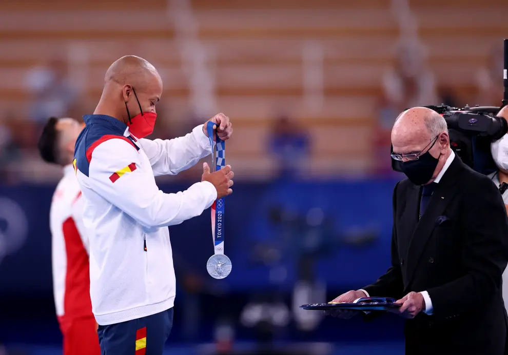 Tokyo 2020 Olympics - Gymnastics - Artistic - Mens Floor Exercise - Medal Ceremony - Ariake Gymnastics Centre, Tokyo, Japan - August 1, 2021.  Silver medallist Rayderley Zapata of Spain wearing a protective face mask reacts. REUTERS/Lindsey Wasson[[[REUTERS VOCENTO]]] OLYMPICS-2020-GAR/M-1APFX-MEDAL