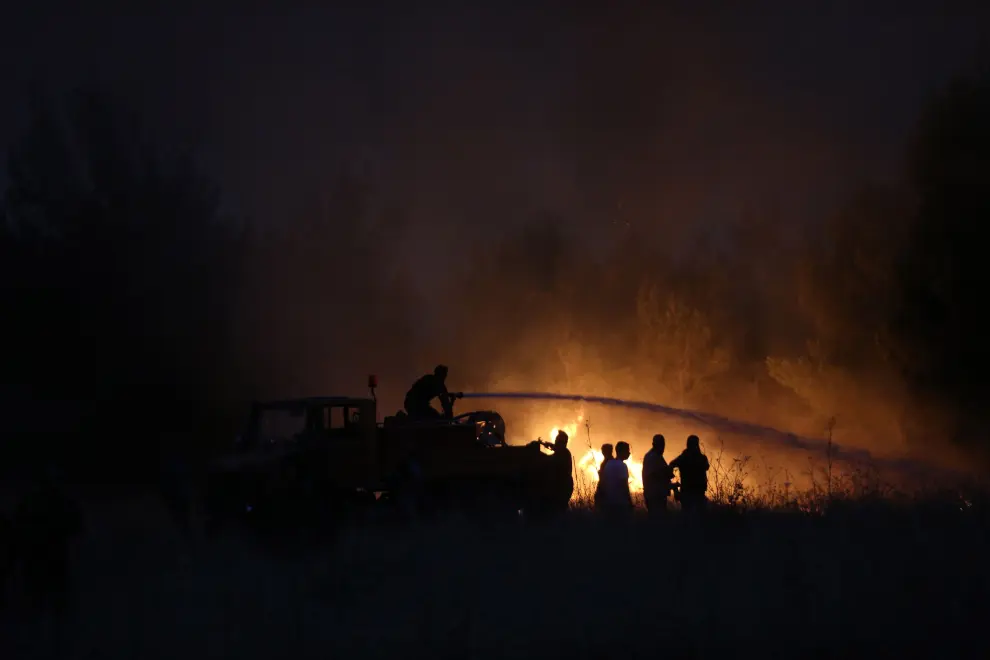 Major fire breaks out in Varybobi, Attica