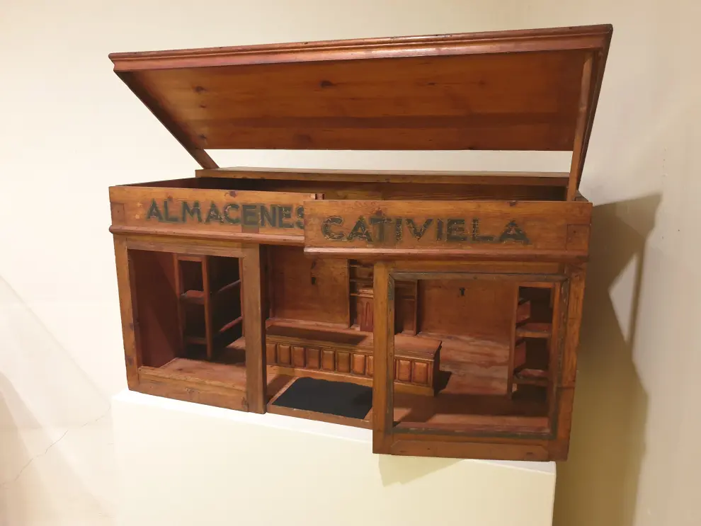 Miniatura del local de Almacenes Cativiela, ubicados en la calle de Alfonso I de Zaragoza.