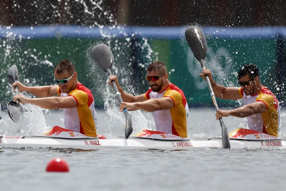 Tokyo 2020 Olympics - Canoe Sprint - Mens K4 500m - Final A - Sea Forest Waterway, Tokyo, Japan - August 7, 2021. Saul Craviotto of Spain, Marcus Walz of Spain, Carlos Arevalo of Spain and Rodrigo Germade of Spain celebrate after winning silver REUTERS/Yara Nardi[[[REUTERS VOCENTO]]] OLYMPICS-2020-CSP/M-K4-500M-FNL