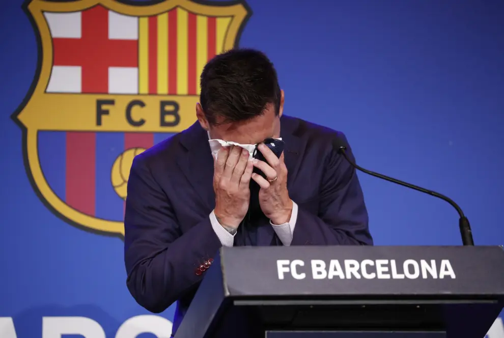 Messi se ha despedido entre lágrimas y rodeado de la plantilla y de sus familiares.