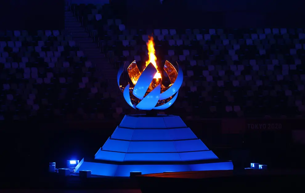 Tokyo 2020 Olympics - The Tokyo 2020 Olympics Closing Ceremony - Olympic Stadium, Tokyo, Japan - August 8, 2021. A view of the Olympic flame and the cauldron REUTERS/Amr Abdallah Dalsh[[[REUTERS VOCENTO]]] OLYMPICS-2020-CEREMONY/CLOSING