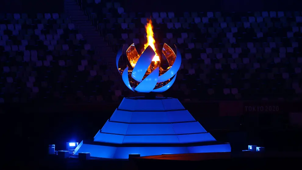 Tokyo 2020 Olympics - The Tokyo 2020 Olympics Closing Ceremony - Olympic Stadium, Tokyo, Japan - August 8, 2021. A view of the Olympic flame and the cauldron REUTERS/Amr Abdallah Dalsh[[[REUTERS VOCENTO]]] OLYMPICS-2020-CEREMONY/CLOSING