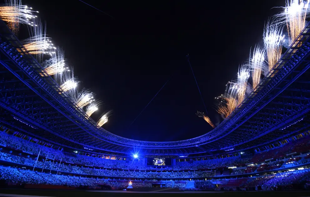 Tokyo 2020 Olympics - The Tokyo 2020 Olympics Closing Ceremony - Olympic Stadium, Tokyo, Japan - August 8, 2021. General view of fireworks above the stadium during the closing ceremony REUTERS/Thomas Peter[[[REUTERS VOCENTO]]] OLYMPICS-2020-CEREMONY/CLOSING