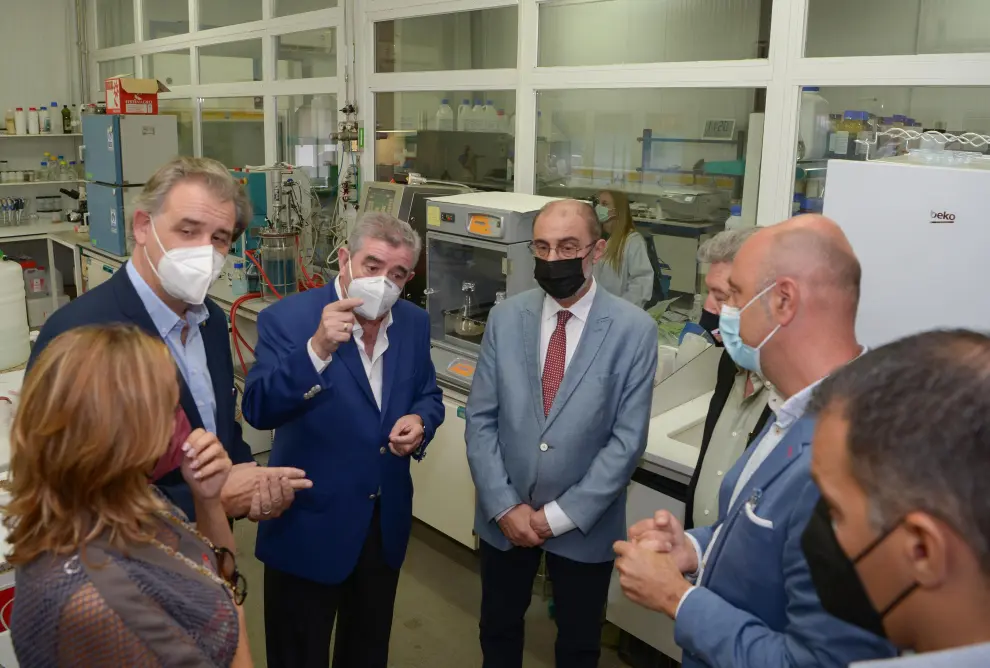 Javier Lambán visita la que será la mayor planta de producción de biofertilizantes de Europa
