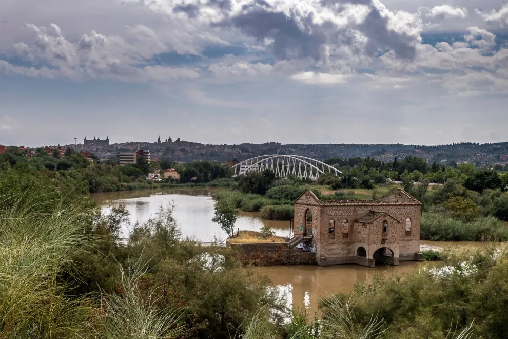 Toledo con el Tajo crecido por las fuertes lluvias
