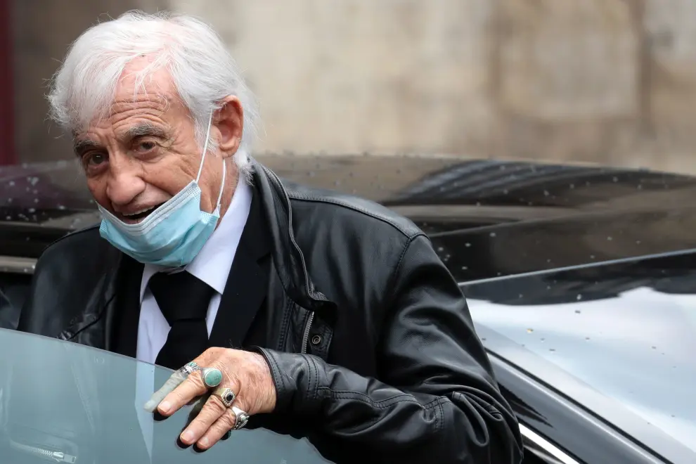 FILE PHOTO: Actor Jean-Paul Belmondo attends a national tribute for late singer Charles Aznavour during a ceremony at the Hotel des Invalides in Paris, France, October 5, 2018.  REUTERS/Charles Platiau/File Photo[[[REUTERS VOCENTO]]] PEOPLE-BELMONDO/