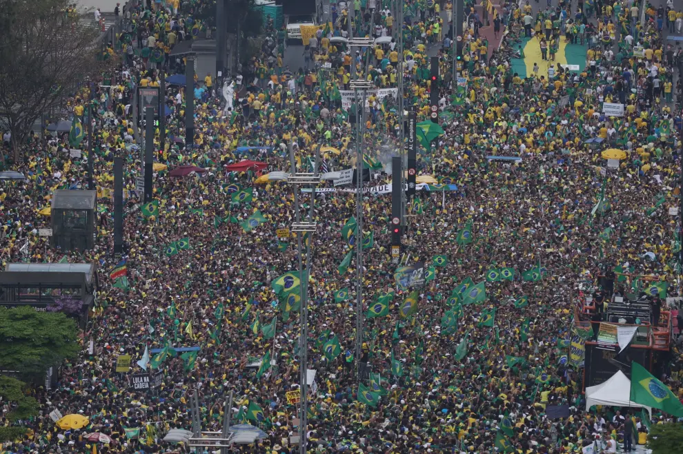 Bolsonaro amenaza al Supremo durante masiva manifestación de la ultraderecha