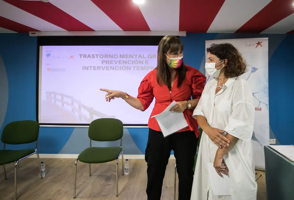 La consejera de Sanidad, Sira Repollés, en unas jornada de Asapme en el Hospital Infantil de Zaragoza