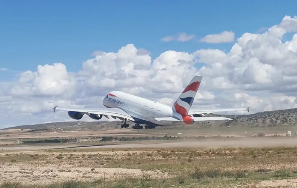 Primer Airbus que ha partido del Aeropuerto de Teruel.