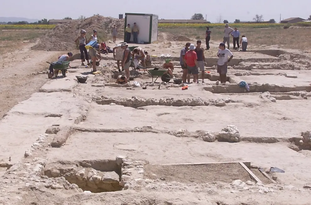 Imágenes de archivo de las excavaciones en La Cabañeta, detenidas desde hace una década.