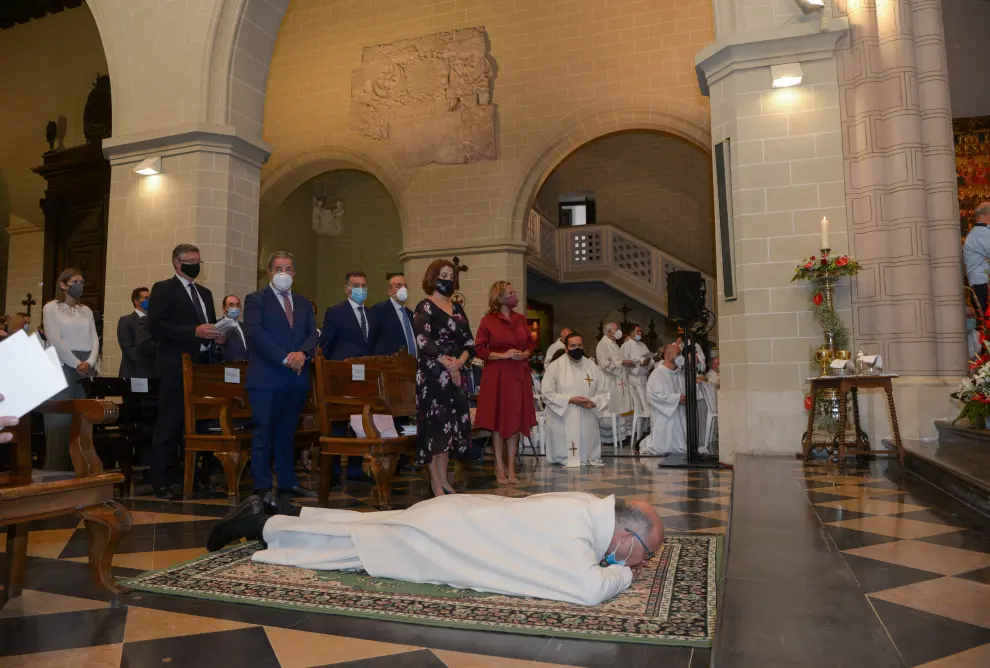 La ordenación del nuevo obispo se ha celebrado en la catedral de Teruel.