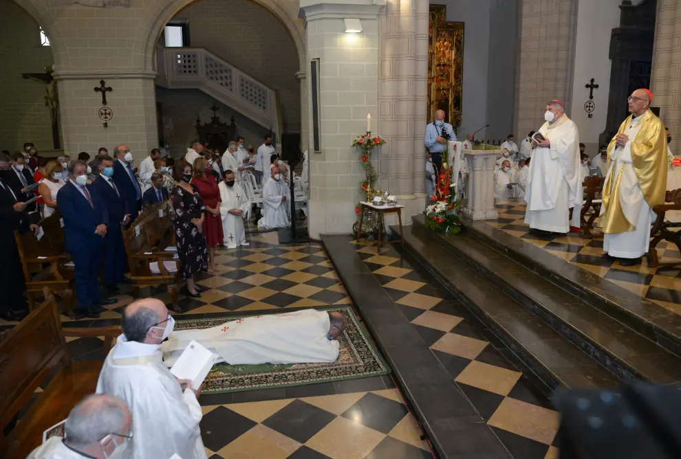 La ordenación del nuevo obispo se ha celebrado en la catedral de Teruel.