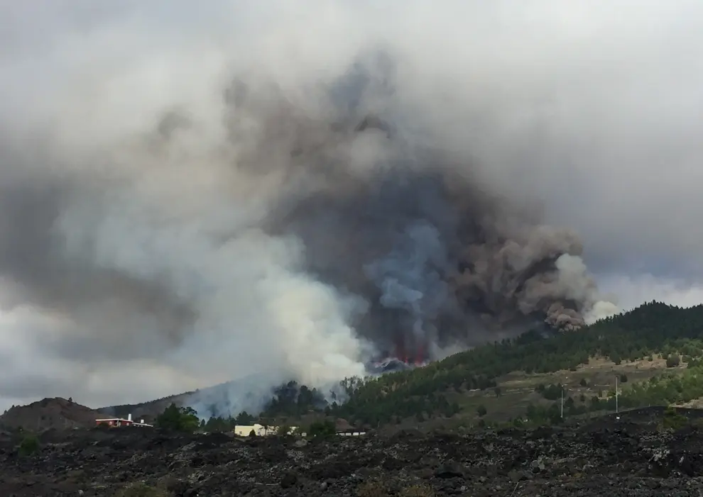 Erupción de un volcán en La Palma.