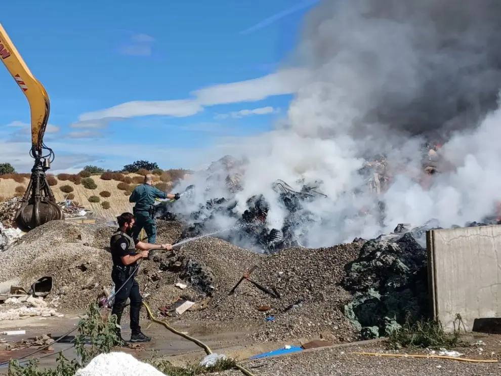 Arden 100 toneladas de residuos urbanos en Monzón.