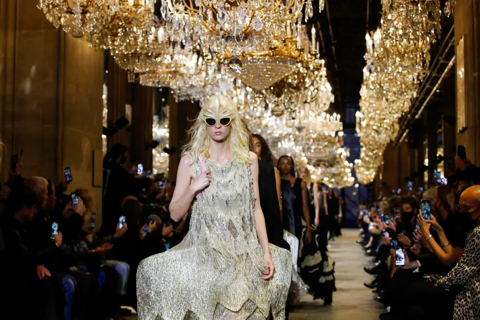 Desfile de Louis Vuitton en la Paris Fashion Week Spring/Summer 2022.