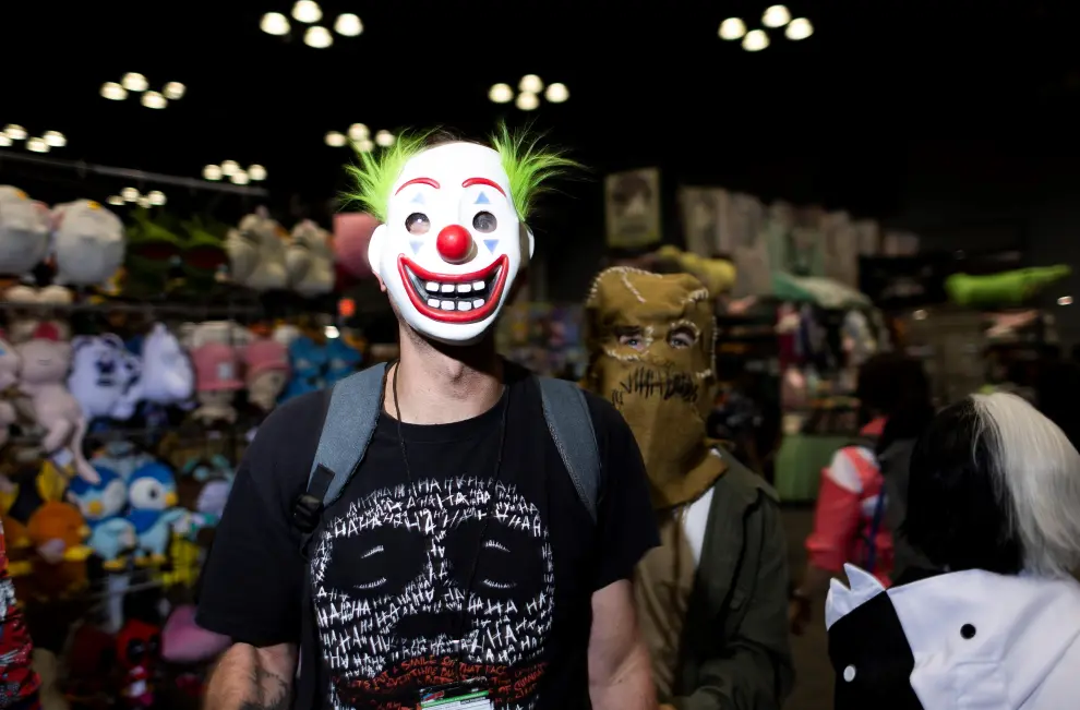 New York (United States), 07/10/2021.- Tommy Perea (L) and Brian Talledo (R), of New Jersey, pose in their costumes as ShyGuys from the Mario Bros franchise at the 2021 New York Comic Con at the Jacob K. Javits Convention Center in New York, New York, USA, 07 October 2021. The annual event offers pop culture fans exhibitions and displays of popular video games, movies and comic books and many people attend dressed as their favorite fictional character. (Estados Unidos, Nueva York) EFE/EPA/JUSTIN LANE
 USA NEW YORK COMIC CON