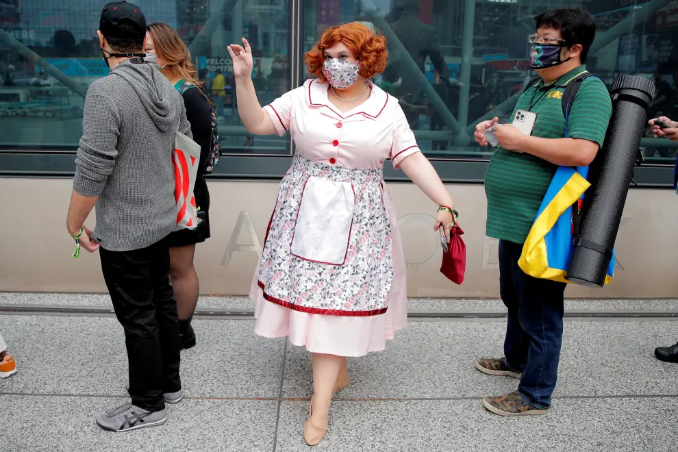 A woman in custume attends the 2021 New York Comic Con, at the Jacob Javits Convention Center in Manhattan in New York City, New York, U.S., October 7, 2021. REUTERS/Brendan McDermid[[[REUTERS VOCENTO]]] USA-COMICCON/NEW YORK