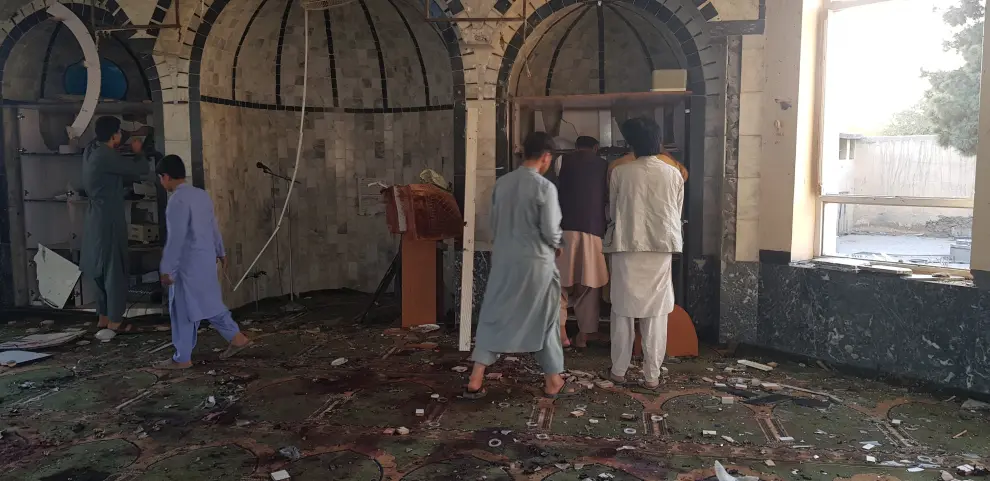 Atentado contra una mezquita chií en Afganistán durante los concurridos rezos