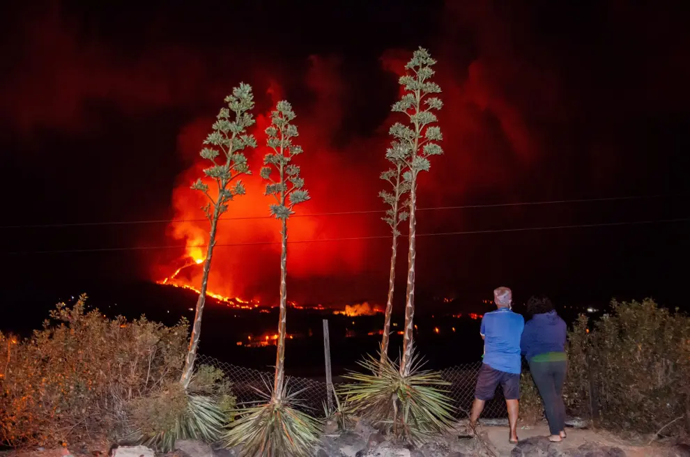 Ordenan nuevas evacuaciones por el volcán que afectan a unos 300 vecinos.