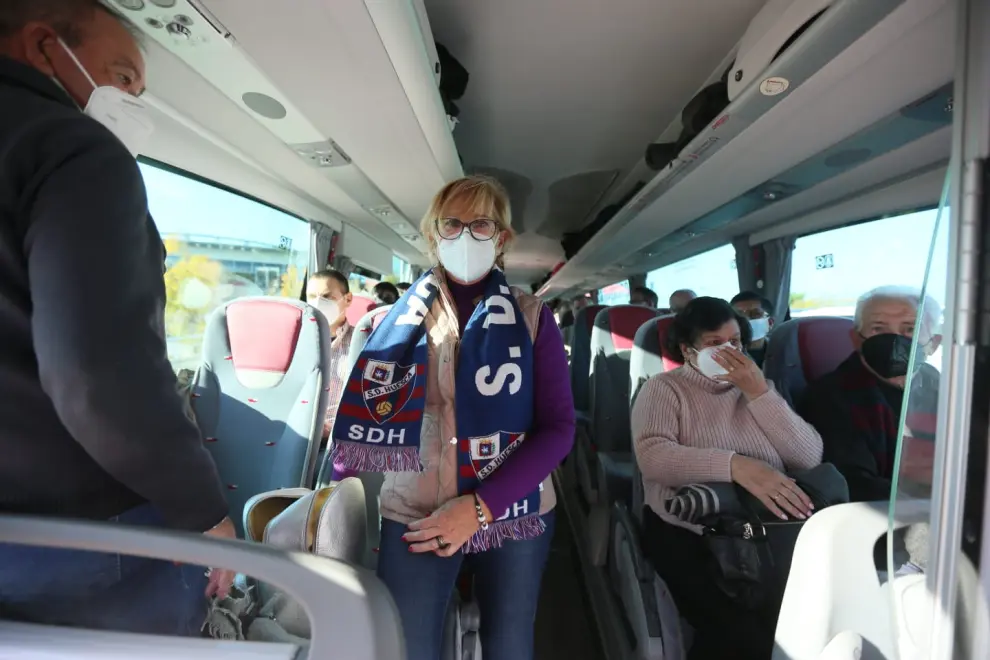 La afición de la SD Huesca acompaña a su equipo a Miranda de Ebro.