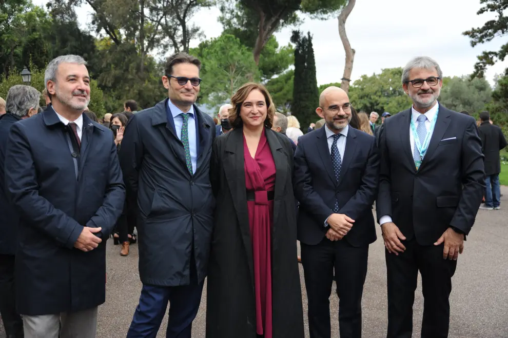 Premios Ondas 2021: el primer teniente de alcalde del Ayuntamientos de Barcelona, Jaume Colloboni (1i) y la alcaldesa de Barcelona, Ada Colau (c),
